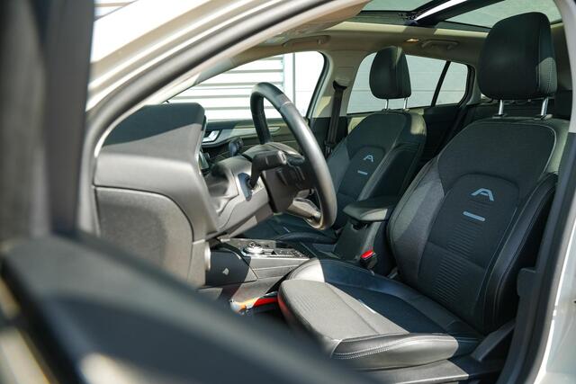 Ford FOCUS Wagon 1.5 EcoBoost Active Business Apple Carplay Cruise control DAB Dakrails Pano Navi