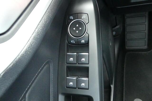 Ford FOCUS 1.0 EcoBoost Titanium X Business MATRIX, CRUISE, CLIMA, WINTER PACK, PDC V&A, NAVI, LANE ASSIST, 18.911KM