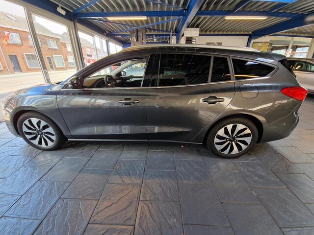 Ford FOCUS Wagon 1.0 EcoBoost Hybrid Titanium