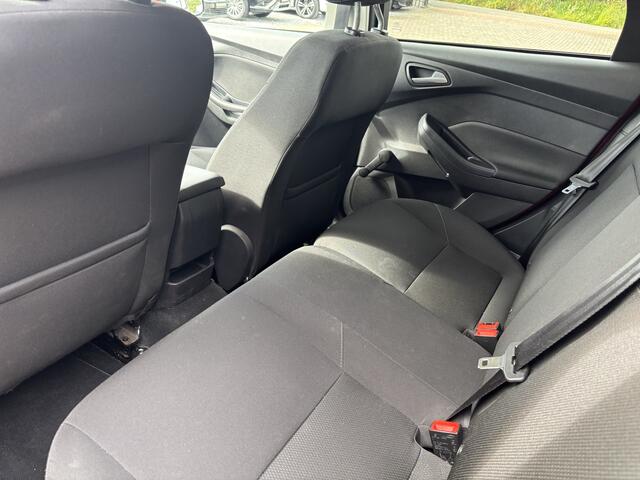 Ford FOCUS Wagon 1.5 Turbo Titanium Business Carplay / Parkeersensors / Stoelverwarming