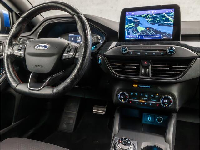 Ford FOCUS Wagon 1.0 EcoBoost ST-Line Automaat (APPLE CARPLAY, GROOT NAVI, STUUR/STOELVERWARMING, GETINT GLAS, SPORTSTOELEN, CAMERA, KEYLESS, LANE ASSIST, NIEUWSTAAT)