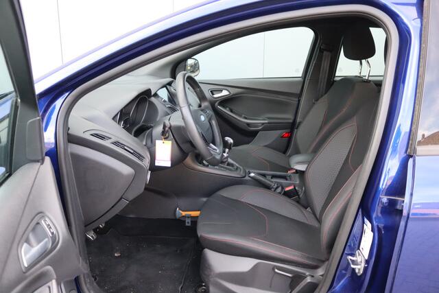 Ford FOCUS 1.5 EcoB. 150PK ST-Line Carplay-android/Parkeerhulp/Cruise-control