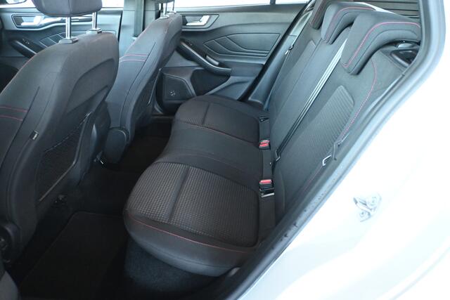 Ford FOCUS Wagon 1.0 EcoBoost Hybrid ST Line Business Navigatie Stuur/Stoelverwarming Inruil Mogelijk!