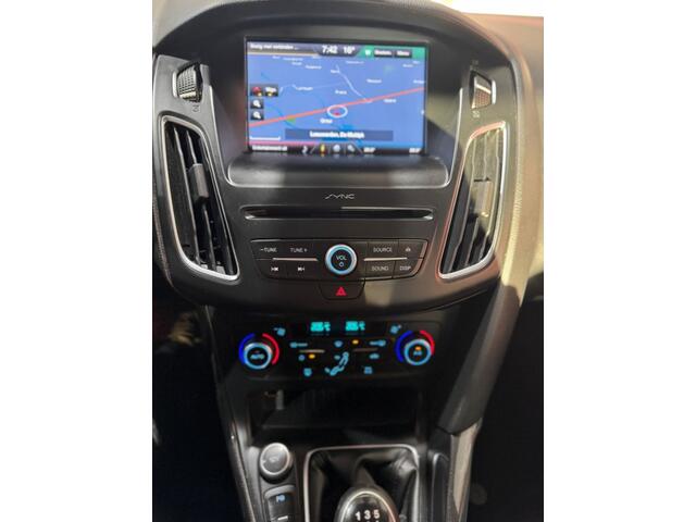 Ford FOCUS 1.0 Titanium BT-TELEFOONVERBINDING NAVI CLIMA CRUISE VOICE KEYLESS-START PDC LMV NIEUWE RIEM