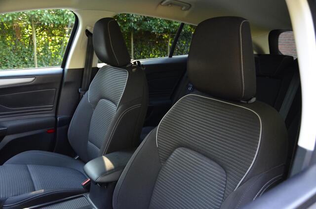 Ford FOCUS Wagon 1.0 EcoBoost Hybrid Titanium Navi/Pdc/Ecc/Led/Stoel Stuur & ruitverwarming/Leder/Cr-Controle/Privacy-Glass/Lmv/Achteruitrijcamera/Virtual Cockpit