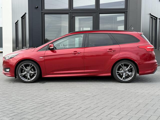 Ford FOCUS Wagon 1.0 ST-Line Clima | Navi | PDC v&a | Trekhaak