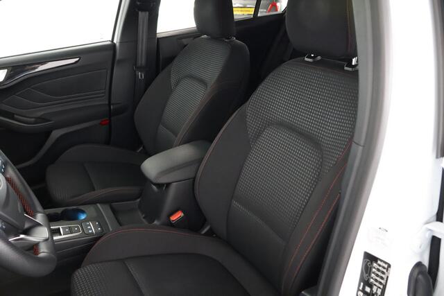 Ford FOCUS 1.5 EcoBoost ST Line 183pk / LED / HUD / Navi / ACC / Camera