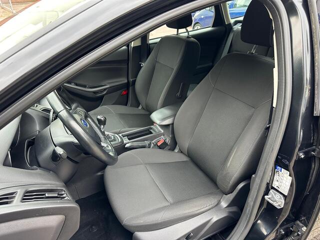 Ford FOCUS Wagon 1.0 First Edition Cruise C, Stoelverw, Stuurverw, Airco!!!! DONDERDAG 16-10 ZIJN WIJ GEOPEND VAN 10:00 / 15:00!!!