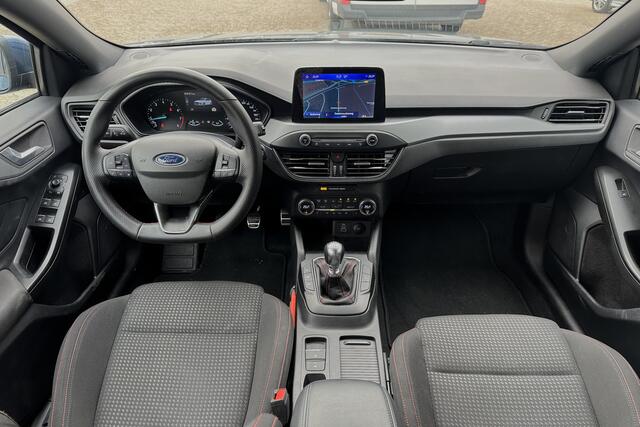 Ford FOCUS 1.0 EcoBoost mild Hybrid ST Line | Winter pack