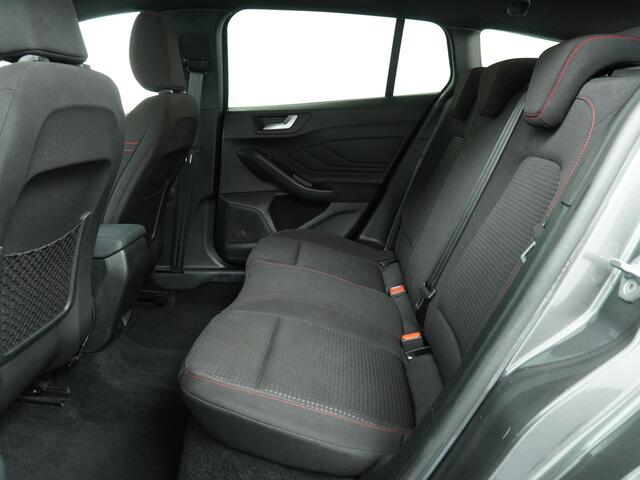 Ford FOCUS Wagon Ecoboost 125 pk ST-line | Winter Pack | 4 seiz. banden | Navi | Clima | Cruise | Dr. loos Apple Carplay