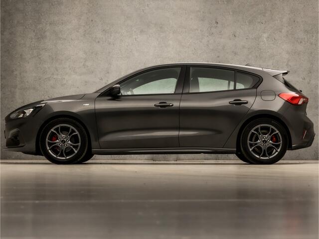 Ford FOCUS 1.5 EcoBoost ST Line Sport 150Pk Automaat (APPLE CARPLAY, GROOT NAVI, CLIMATE, RODE REMKLAUWEN, CAMERA, SPORTSTOELEN, ADAPTIVE CRUISE, KEYLESS, NIEUWE APK, NIEUWSTAAT)