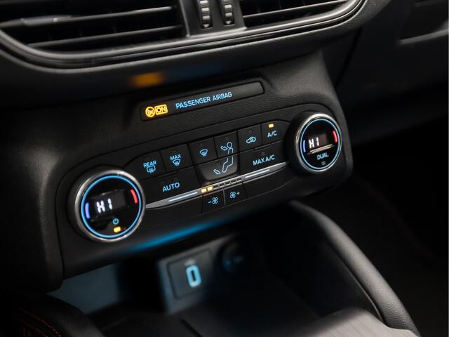 Ford FOCUS 1.5 EcoBoost ST Line Sport 150Pk Automaat (APPLE CARPLAY, GROOT NAVI, CLIMATE, RODE REMKLAUWEN, CAMERA, SPORTSTOELEN, ADAPTIVE CRUISE, KEYLESS, NIEUWE APK, NIEUWSTAAT)