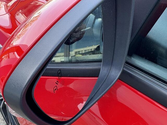 Ford FOCUS 1.5 EcoBoost ST Line Business 150pk | Panoramadak | Winterpack | Heads up Display | 18 inch Licht metaal