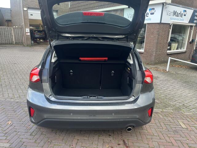 Ford FOCUS 1.0 EcoBoost Business STOEL- EN STUURVERWARMING CRUISE NAVI KEYLESS