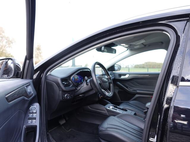 Ford FOCUS Wagon 1.5 EcoBoost AUT. Vignale WINTERPACK | TREKH. | HUD | LED | NAVI