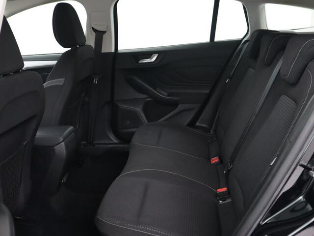 Ford FOCUS 1.0 EcoBoost Trend Edition | Trekhaak | Carplay | Navigatie | Parkeerhulp | Cruise control | Airco | Bluetooth