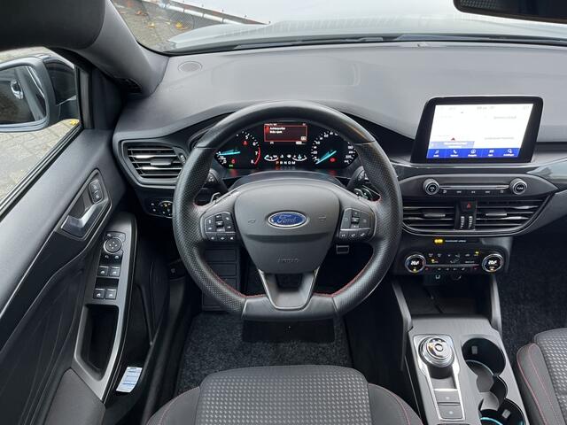 Ford FOCUS 125pk EcoB. ST-line X Bns AUTOMAAT/WINTERPACK/CAMERA/ADAPTIVE C.