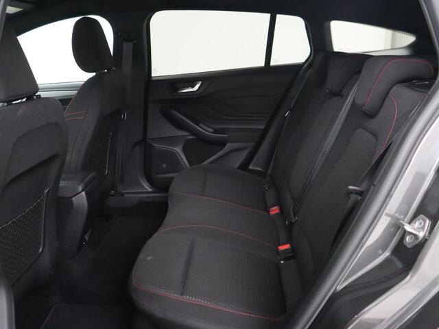 Ford FOCUS 1.0 EcoBoost Hybrid ST Line Style | Stoel & stuurverwarming | Camera | Park Assist | Carplay | Full LED | Navigatie | Keyless | Climate control