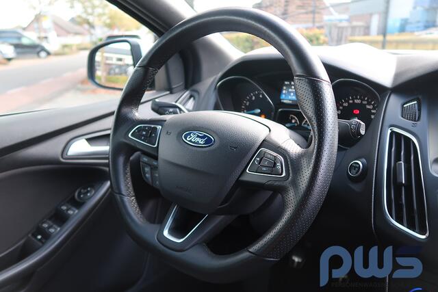 Ford FOCUS Wagon 1.0 ST-Line Navi / Clima / Cruise / Carplay / 18"/ PDC / Verw. Voorruit / NL auto / Topconditie
