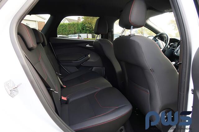 Ford FOCUS Wagon 1.0 ST-Line Navi / Clima / Cruise / Carplay / 18"/ PDC / Verw. Voorruit / NL auto / Topconditie