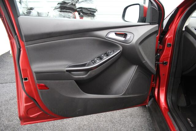 Ford FOCUS Wagon 1.0 Trend keurige automaat met trekhaak