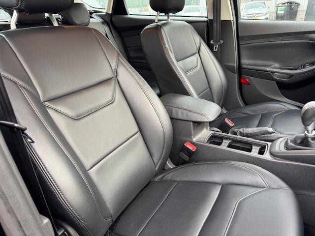 Ford FOCUS 1.0 125pk 5deurs Lease Edition Airco/ECC,Navigatie,Leder Interieur