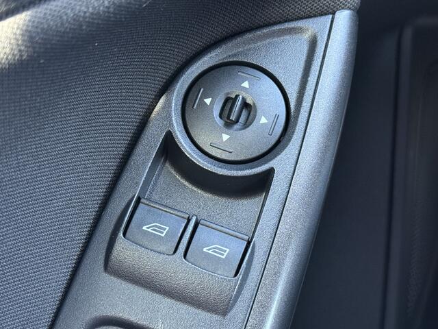 Ford FOCUS Wagon BWJ 2018 1.0 126 PK ST-Line ST-LINE / CLIMA / CRUISE / PRIV. GLAS / LMV 17 INCH / MULTIFUNCT. STUUR / SPORTSTOELEN