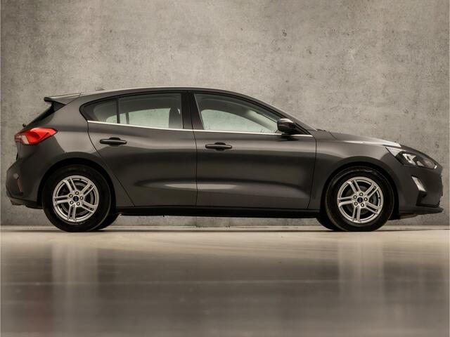 Ford FOCUS 1.0 EcoBoost Titanium Sport Automaat (APPLE CARPLAY, GROOT NAVI, STUUR/STOELVERWARMING, KEYLESS, LM VELGEN, SPORTSTOELEN, PARKEERSENSOREN, DAB+, LANE ASSIST, NIEUWE APK, NIEUWSTAAT)