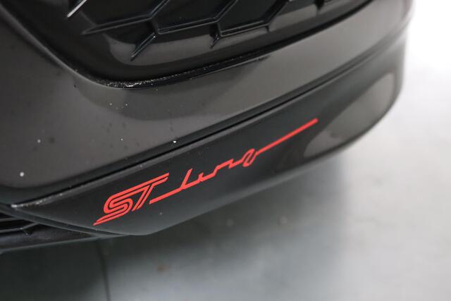 Ford FOCUS Wagon 2.0 TDCI Titanium, ST-Line, Stoel/Stuurverwarming, Trekhaak, Bluetooth