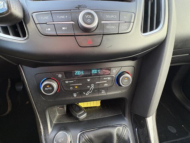 Ford FOCUS Wagon 1.5 Titanium | Nieuw Binnen! | Cruise | Navi | Clima