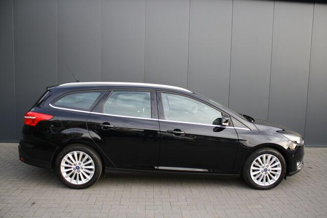 Ford FOCUS Wagon 1.5 Titanium Edition - NAVIGATIE - CAMERA - PDC - TREKHAAK - 1e EIGENAAR