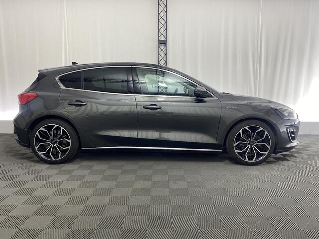Ford FOCUS 1.0 EcoBoost Vignale | Pano-Dak | Trekhaak | Head-Up | Carplay | Dodehoek Det. | DAB |