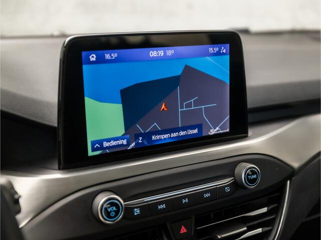 Ford FOCUS 1.0 EcoBoost Titanium Sport (APPLE CARPLAY, GROOT NAVI, CLIMATE, CAMERA, KEYLESS, LM VELGEN, SPORTSTOELEN, LED KOPLAMPEN, LANE ASSIST, DAB+, NIEUWSTAAT)