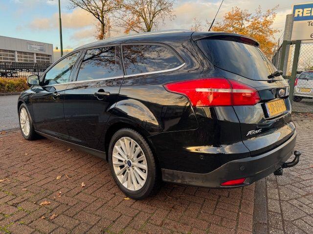 Ford FOCUS Wagon 1.0 Titanium Airco/ECC,Cruisecontrol,Navigatie