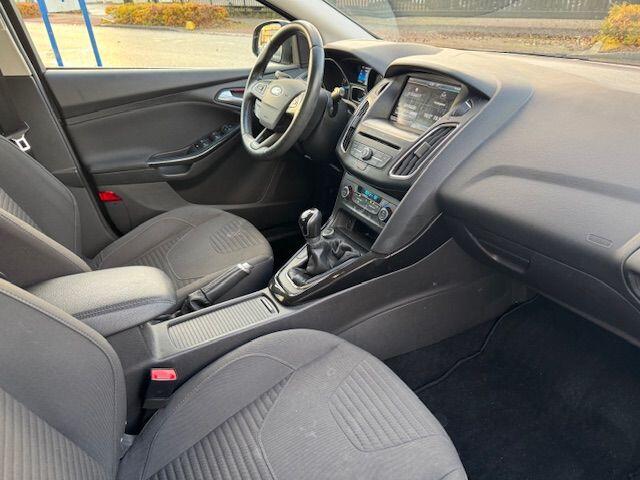 Ford FOCUS Wagon 1.0 Titanium Airco/ECC,Cruisecontrol,Navigatie