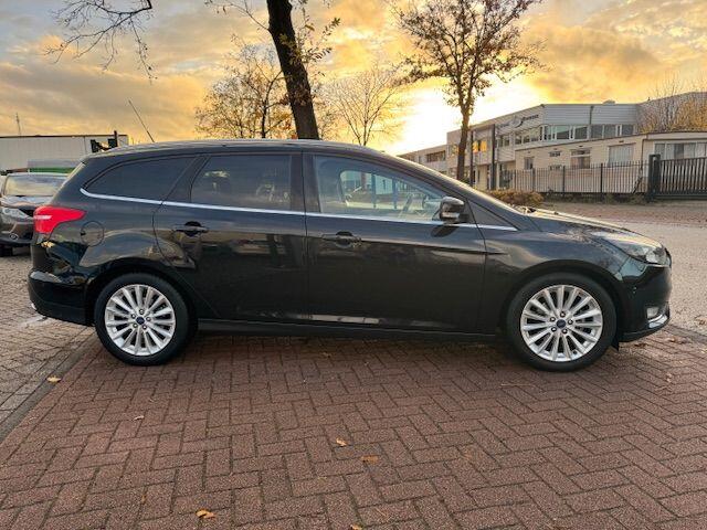 Ford FOCUS Wagon 1.0 Titanium Airco/ECC,Cruisecontrol,Navigatie