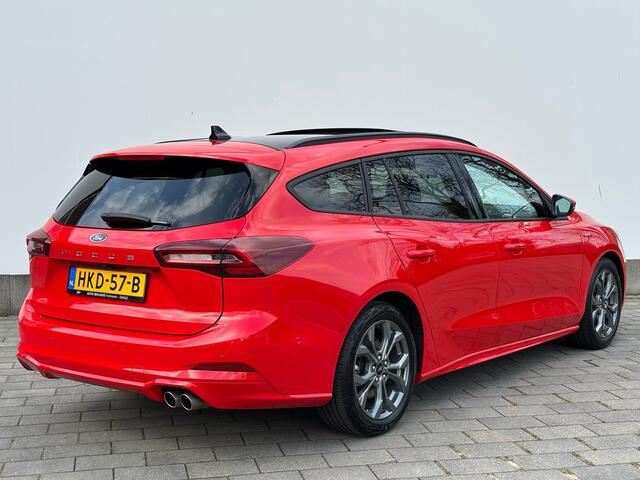 Ford FOCUS Wagon ST-Line EcoBoost Hybrid 155 pk | Pano | Winter Pack | Camera | Adapt. cruise | Camera | Draadloos Apple Carplay |