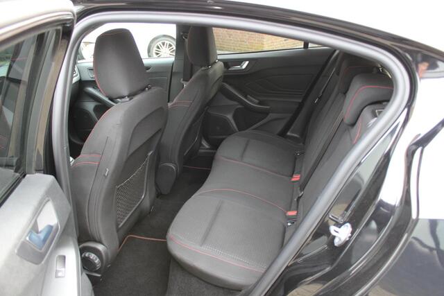 Ford FOCUS 1.0 EcoBoost Hybrid ST Line X Matrix Led, Virtual Cockpit, Winter Pack, Driver Ass Pack, 155PK AUT,