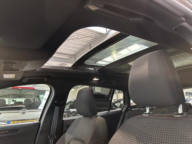 Ford FOCUS Wagon ST-Line X EcoBoost Hybrid 155 pk | Pano |Trekhaak | Adapt. cruise | Winter Pack | B&O | Keyless |