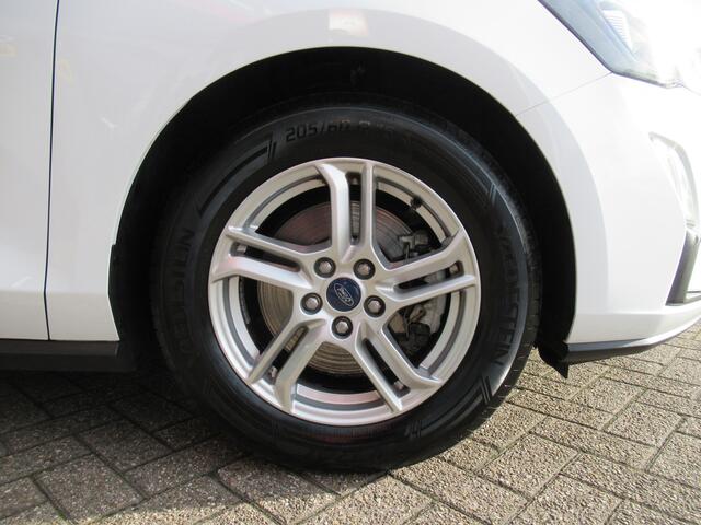 Ford FOCUS Wagon 1.0 EcoBoost Trend Edition Business | Airco | Navigatie | Parkeersensoren | Incl. BOVAG Garantie | DAB+ | LED Dagrijverlichting |