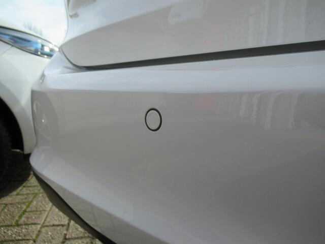 Ford FOCUS Wagon 1.0 EcoBoost Trend Edition Business | Airco | Navigatie | Parkeersensoren | Incl. BOVAG Garantie | DAB+ | LED Dagrijverlichting |