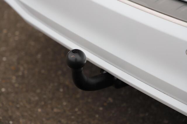 Ford FOCUS Wagon 1.5 EcoBlue ST Line X Business 120PK Trekhaak Virtual Cockpit Navigatie Achteruitrijcamera Carplay Android 18 inch LMV Keyless Climate Cruise Control