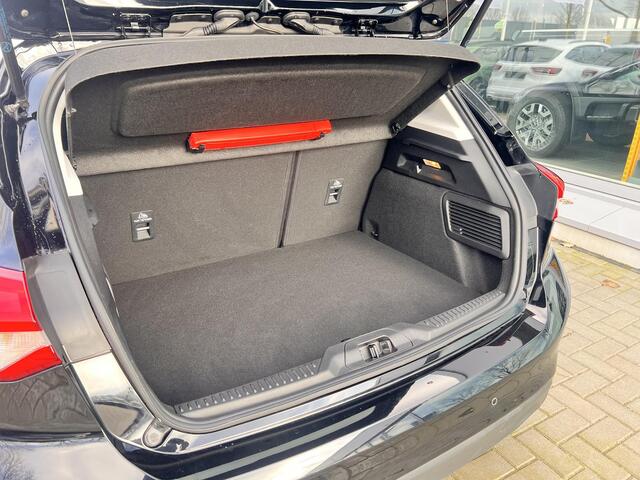 Ford FOCUS 1.0 EcoBoost Titanium Business | Winterpack | LED koplampen | Adaptive Cruise Control | 17" lichtmetalen velgen