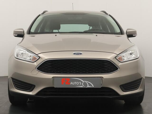 Ford FOCUS Wagon 1.0 Trend - Navigatie - Airconditioning - Trekhaak