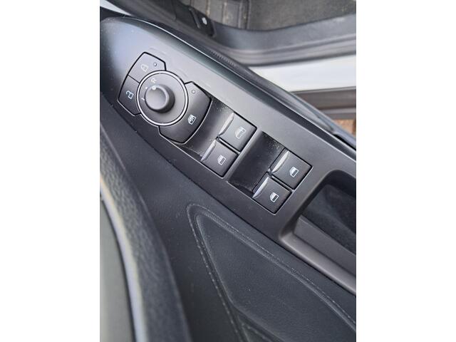 Ford FOCUS Wagon 1.0 EcoBoost Hybrid!! Connected Scherpste prijs van Nederland!! | Clima | Cruise control | Navigatie | Led Koplampen | 1e Eigenaar | BTW auto | RIJKLAARPRIJS INCL 12 MAANDEN GARANTIE EN BEURT