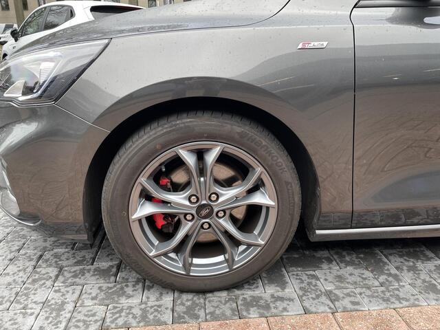 Ford FOCUS Wagon 1.5 EcoBoost ST Line X Business | Panoramadak | Carplay | Navigatie |