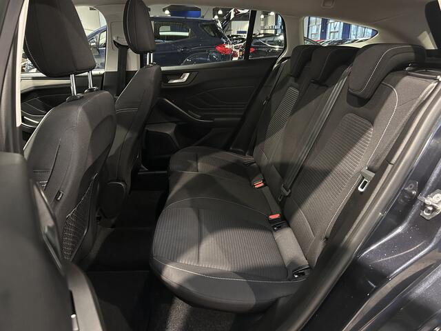 Ford FOCUS Wagon EcoBoost 125pk Titanium | Trekhaak | 100% dealer onderhouden | Full Led | B&O | Winterpack |