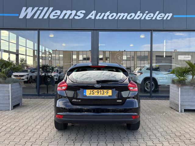 Ford FOCUS 1.0 Titanium Clima, Navigatie & Cruise Control
