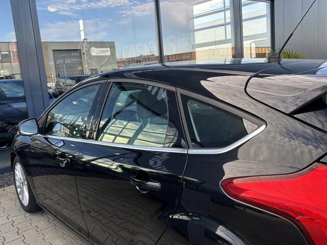 Ford FOCUS 1.0 Titanium Clima, Navigatie & Cruise Control