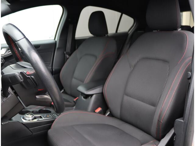 Ford FOCUS 1.0 EcoBoost ST-line | Winter Pakket | Camera | Keyless | LED